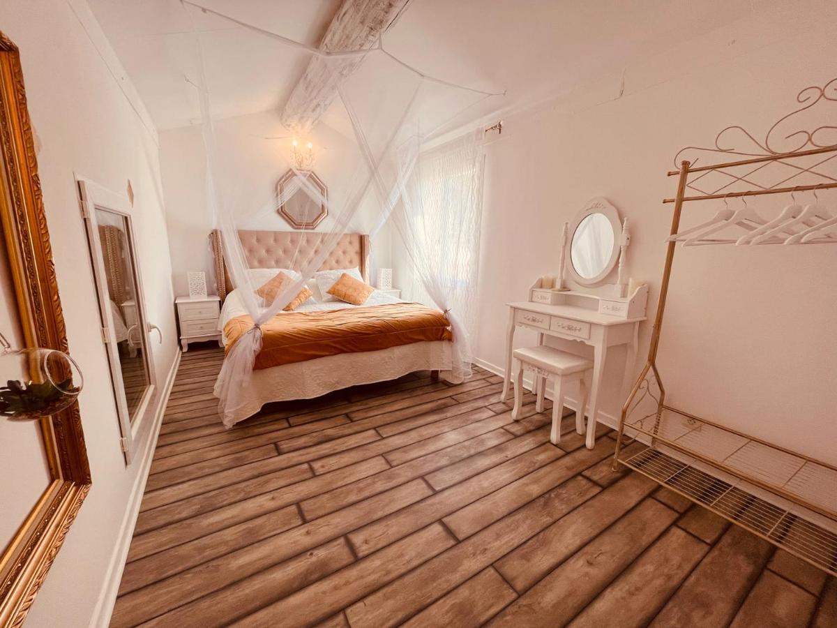 Aparthotel Domaine Amourella Lambesc Zimmer foto